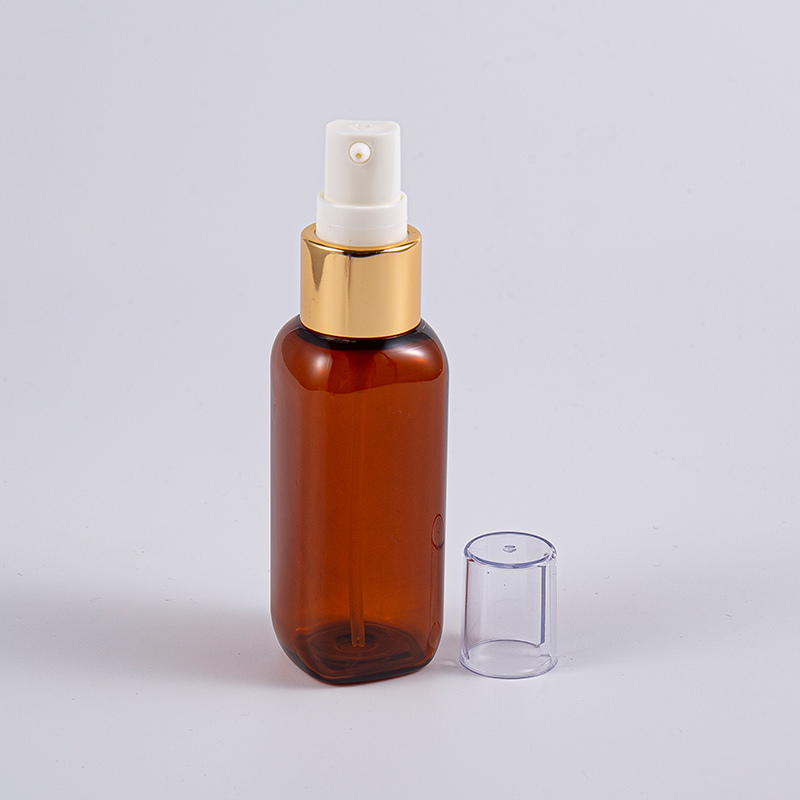 Na putovanju koristite Petg četvrtastu bočicu s pumpicom od 50 ml
