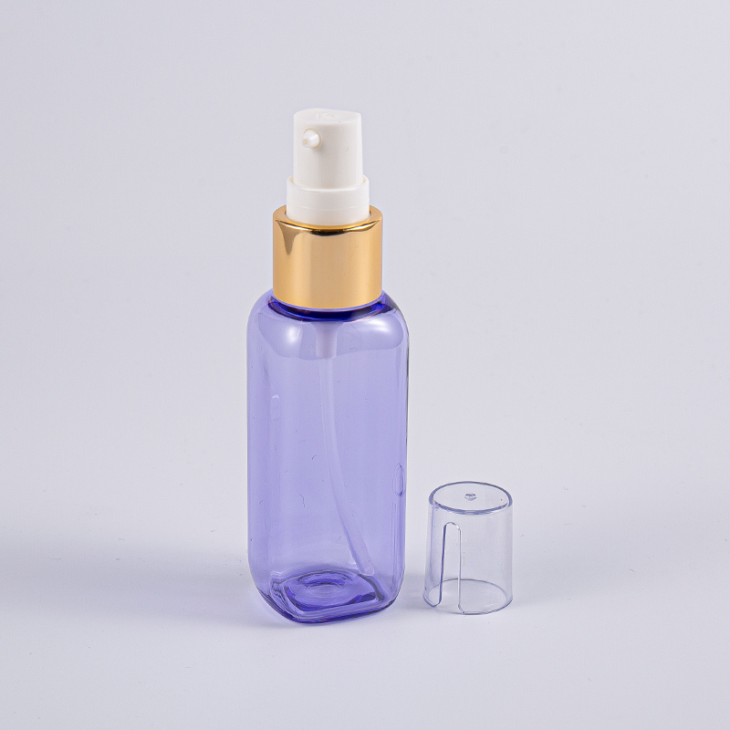Na putovanju koristite Petg četvrtastu bočicu s pumpicom od 50 ml