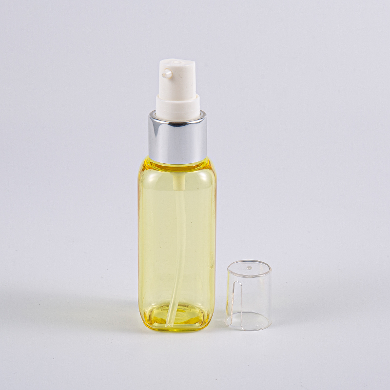 Na putovanju koristite Petg četvrtastu bočicu s pumpicom od 50 ml