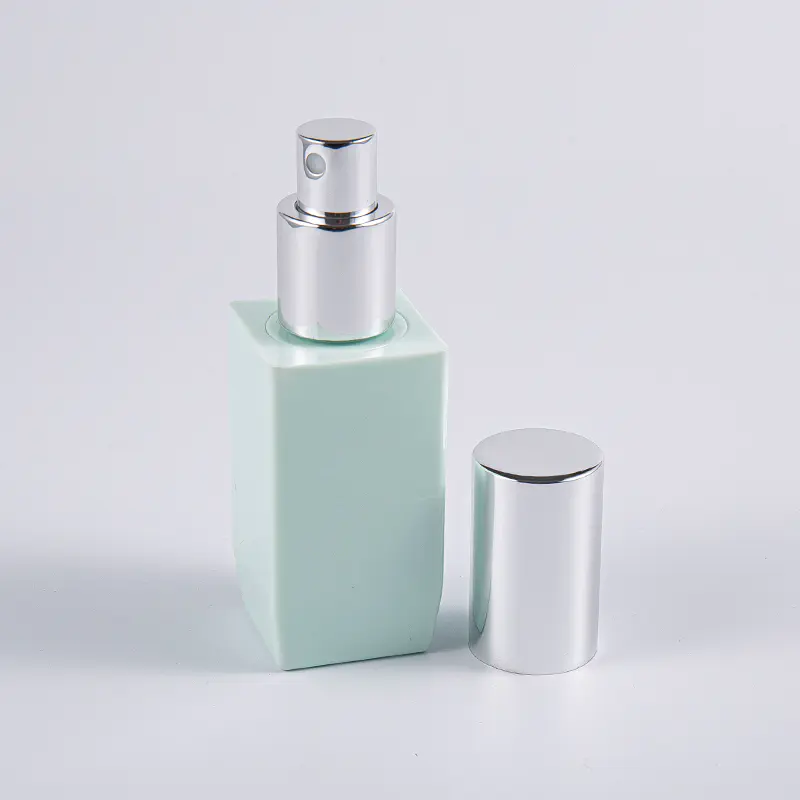 Bočica losiona s debelim zidom od 50 ml PETG kvadratnog oblika s višestrukim opcijama boja s aluminijskim poklopcem na pumpicu 